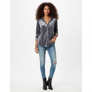 Umgee Blouse Womens M Gray Button Up Velvet Luxe‎ Comfort Cozy Timeless Shirt